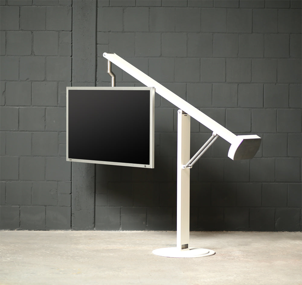 TV-stand balance art131